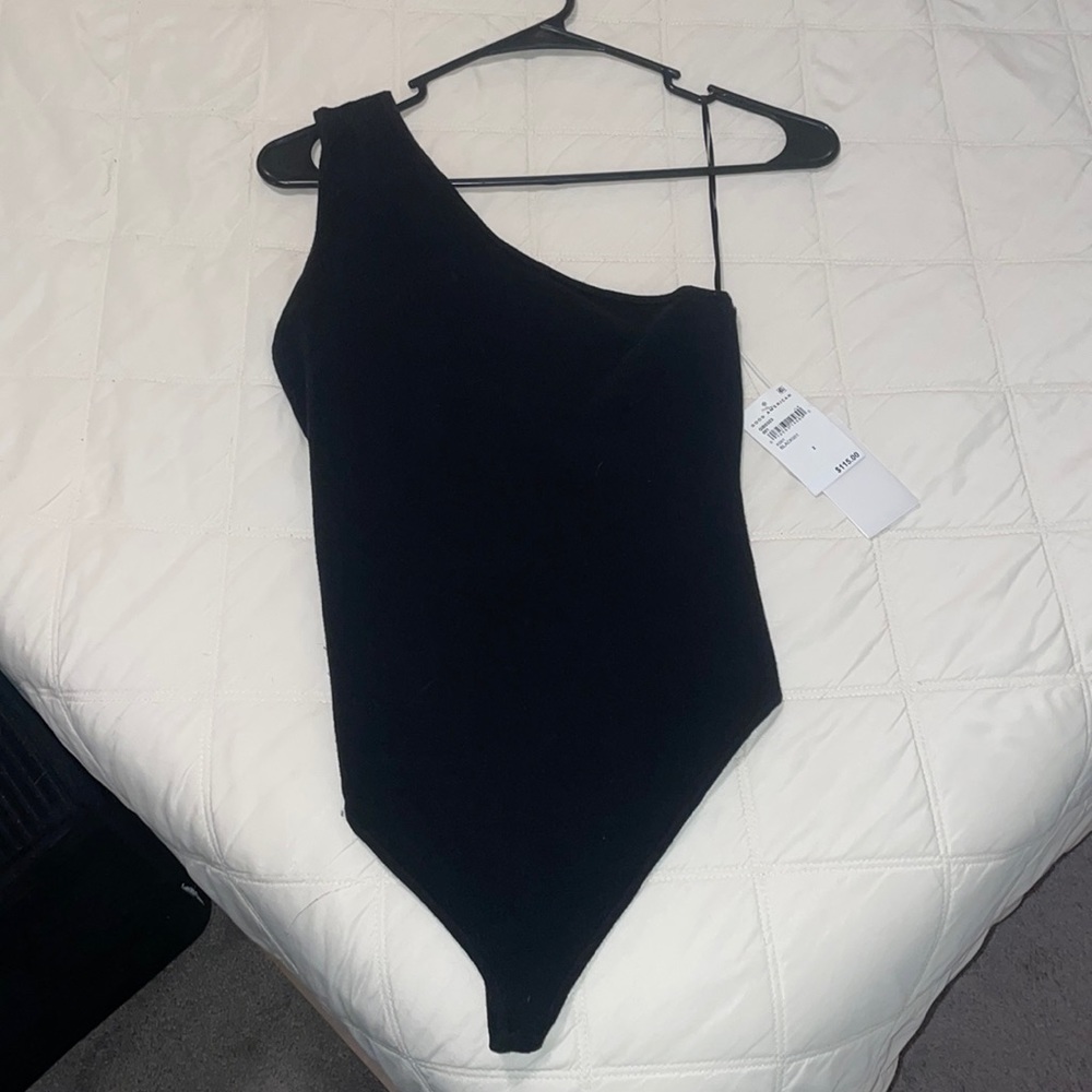 One shoulder bodysuit by Good American. Size 2. Brand new. Never worn. $115